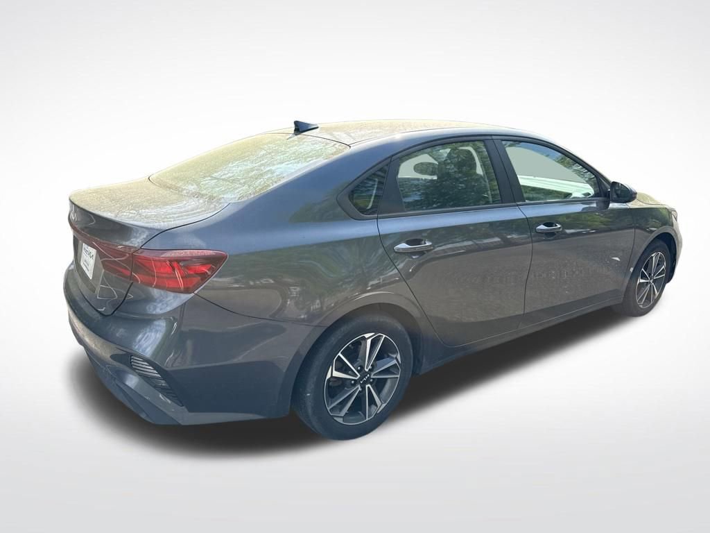 Used 2022 Kia Forte LXS image 5