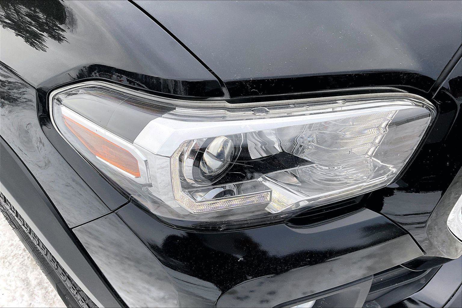 Used 2019 Toyota Tacoma TRD Off-Road image 32