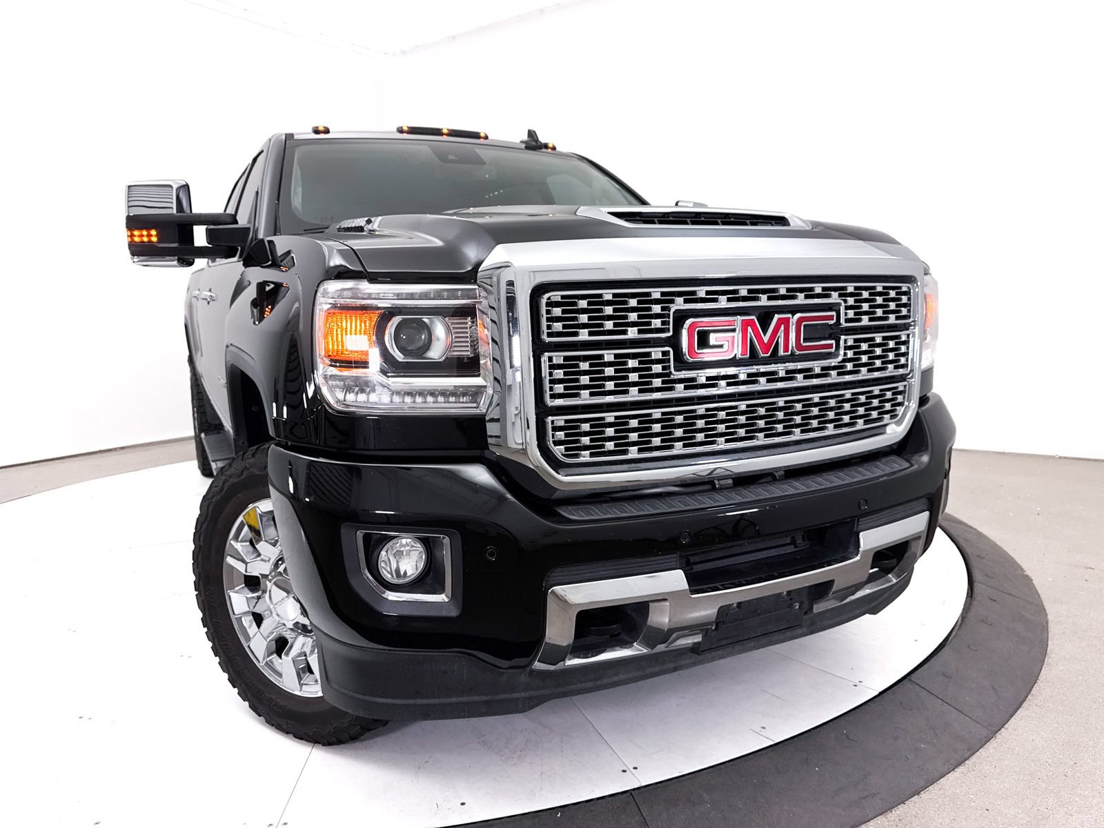 Used 2019 GMC Sierra 2500 Denali AWD/4WD image 6