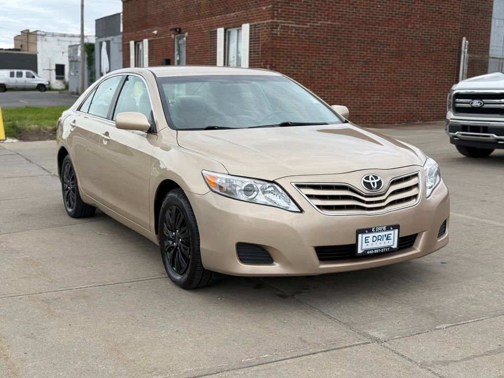 Used 2010 Toyota Camry LE FWD image 4