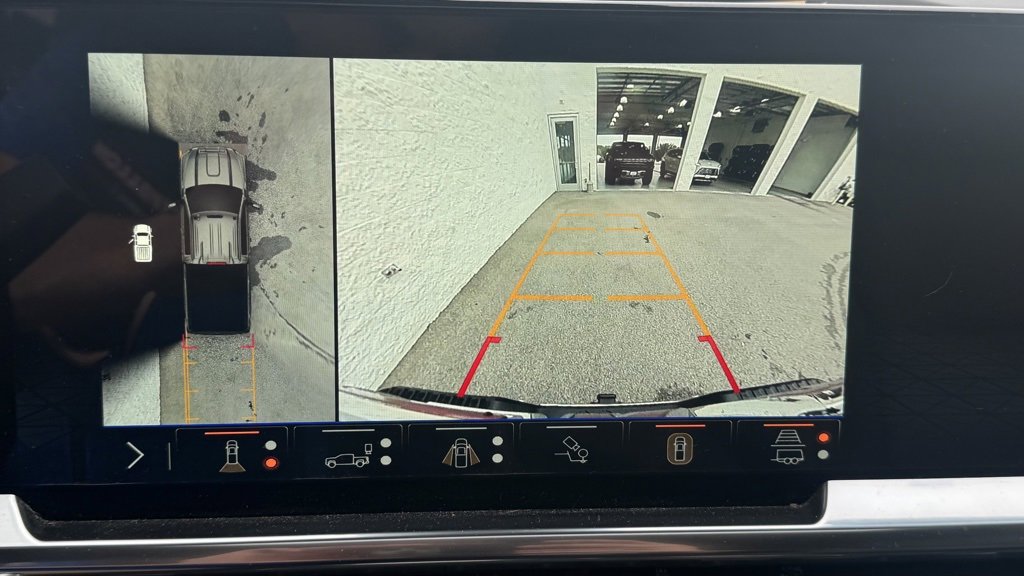 Used 2024 GMC Sierra 2500 SLT w/ SLT Premium Package image 32