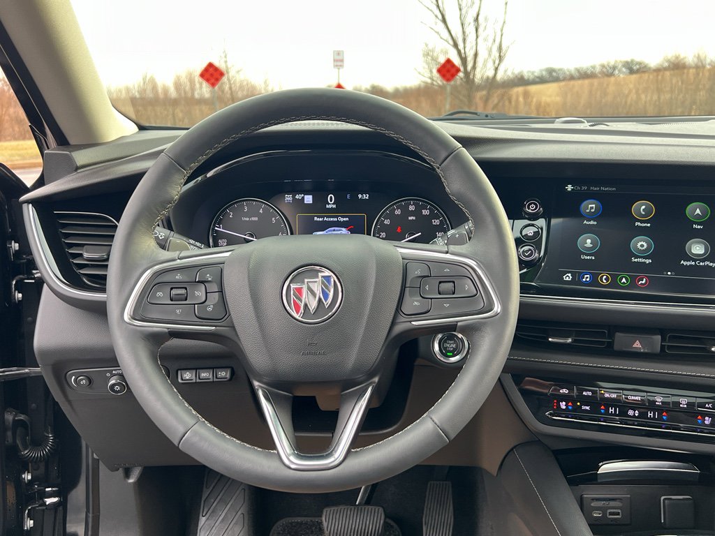 Used 2023 Buick Envision Avenir image 31