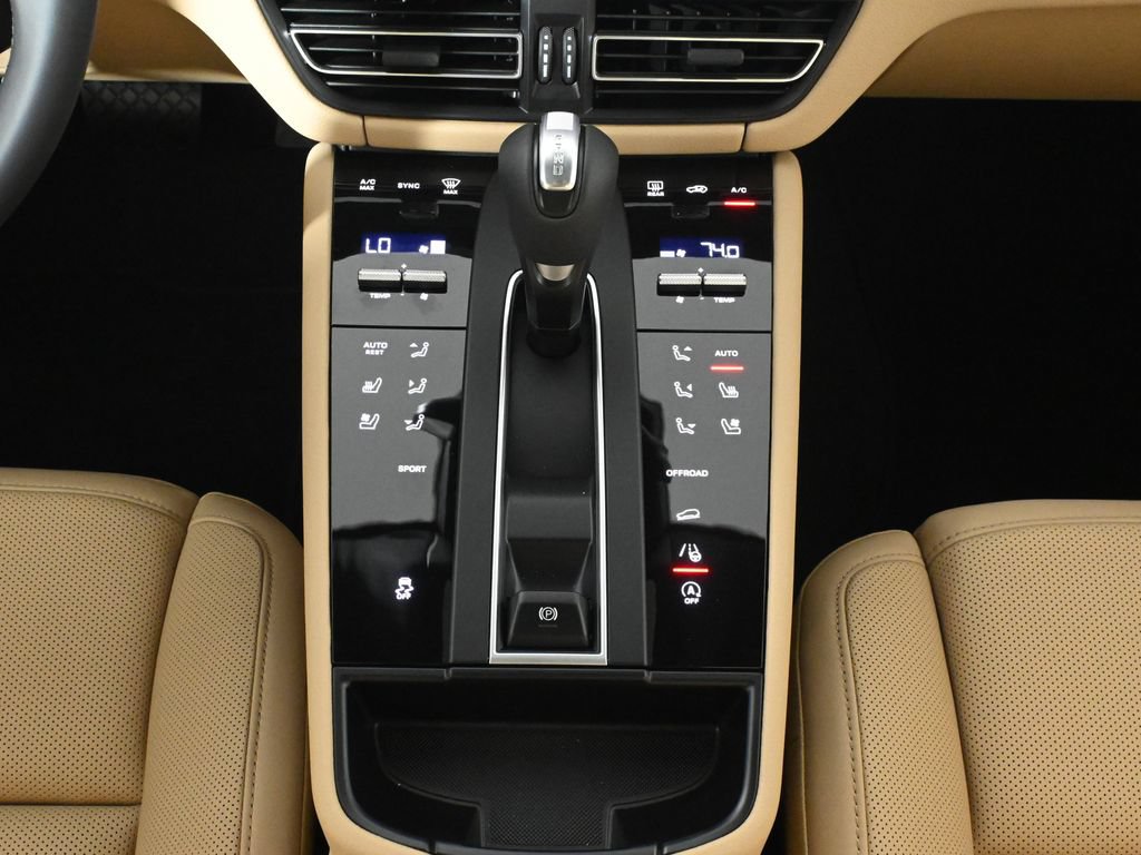 New 2026 Porsche Macan AWD/4WD image 23