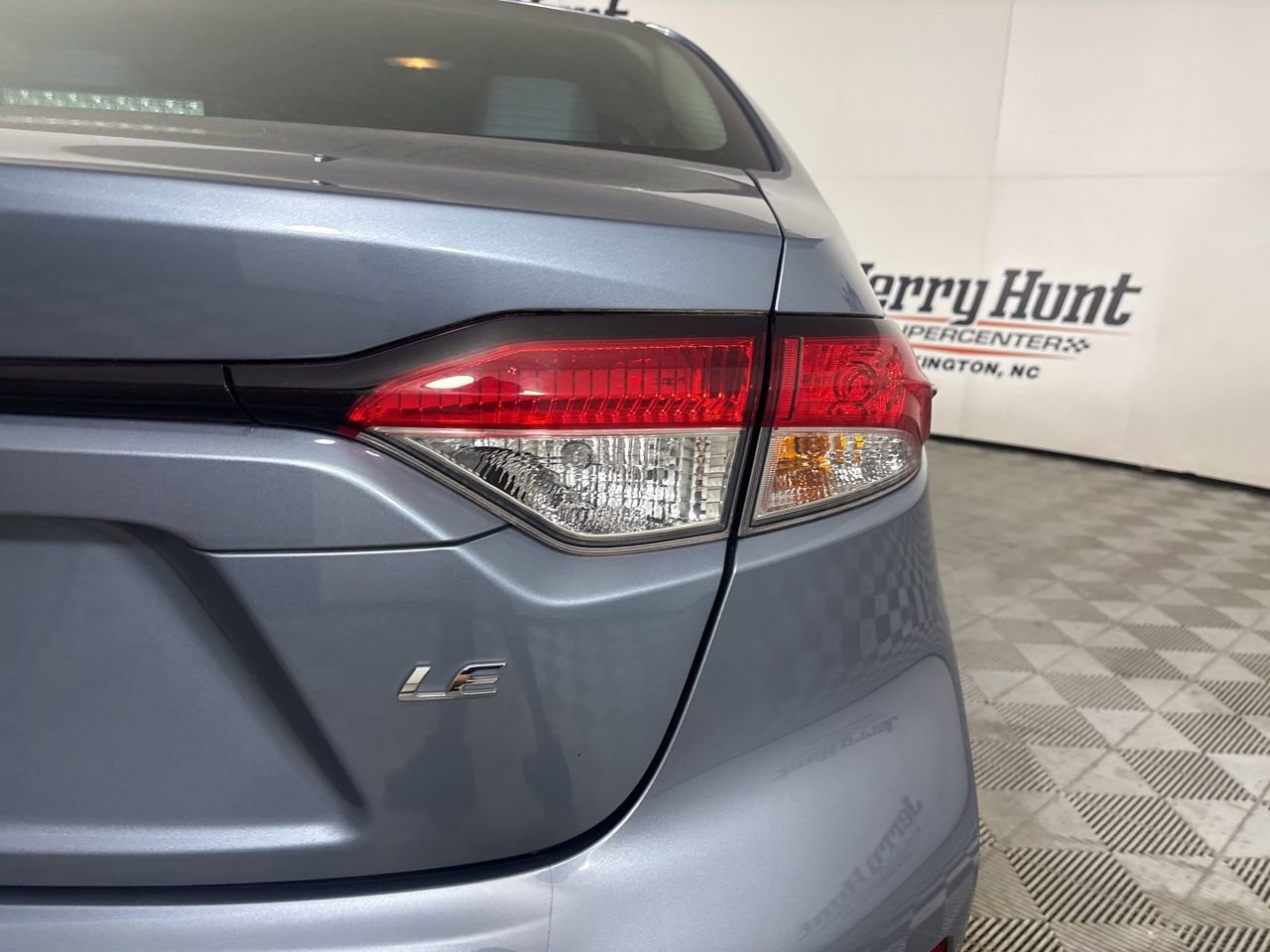 Used 2020 Toyota Corolla LE image 33