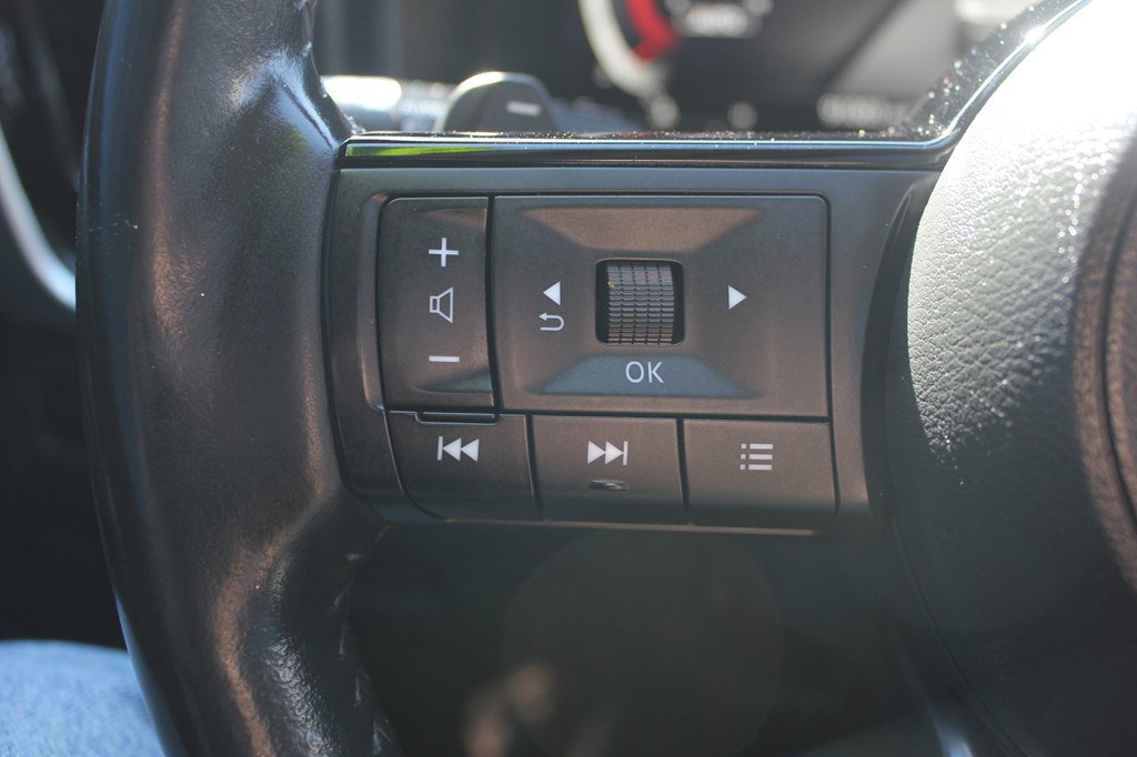 Used 2021 Nissan Rogue Platinum AWD/4WD image 12