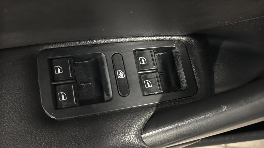 Used 2015 Volkswagen Passat 1.8T Wolfsburg Edition image 15