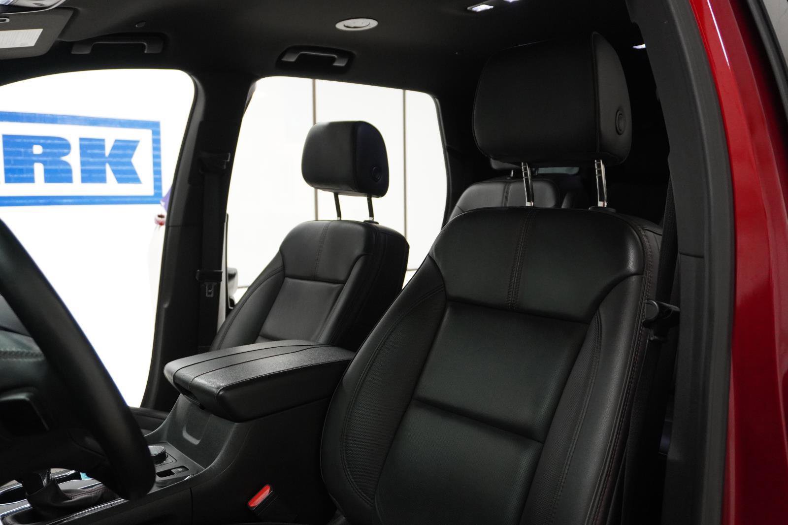 Used 2023 Chevrolet Traverse RS image 19