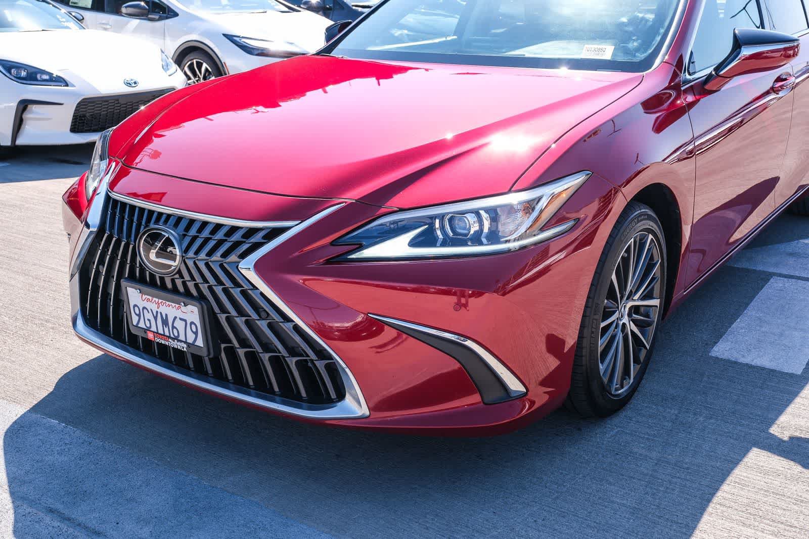 Used 2023 Lexus ES 350 w/ Premium Package FWD image 11