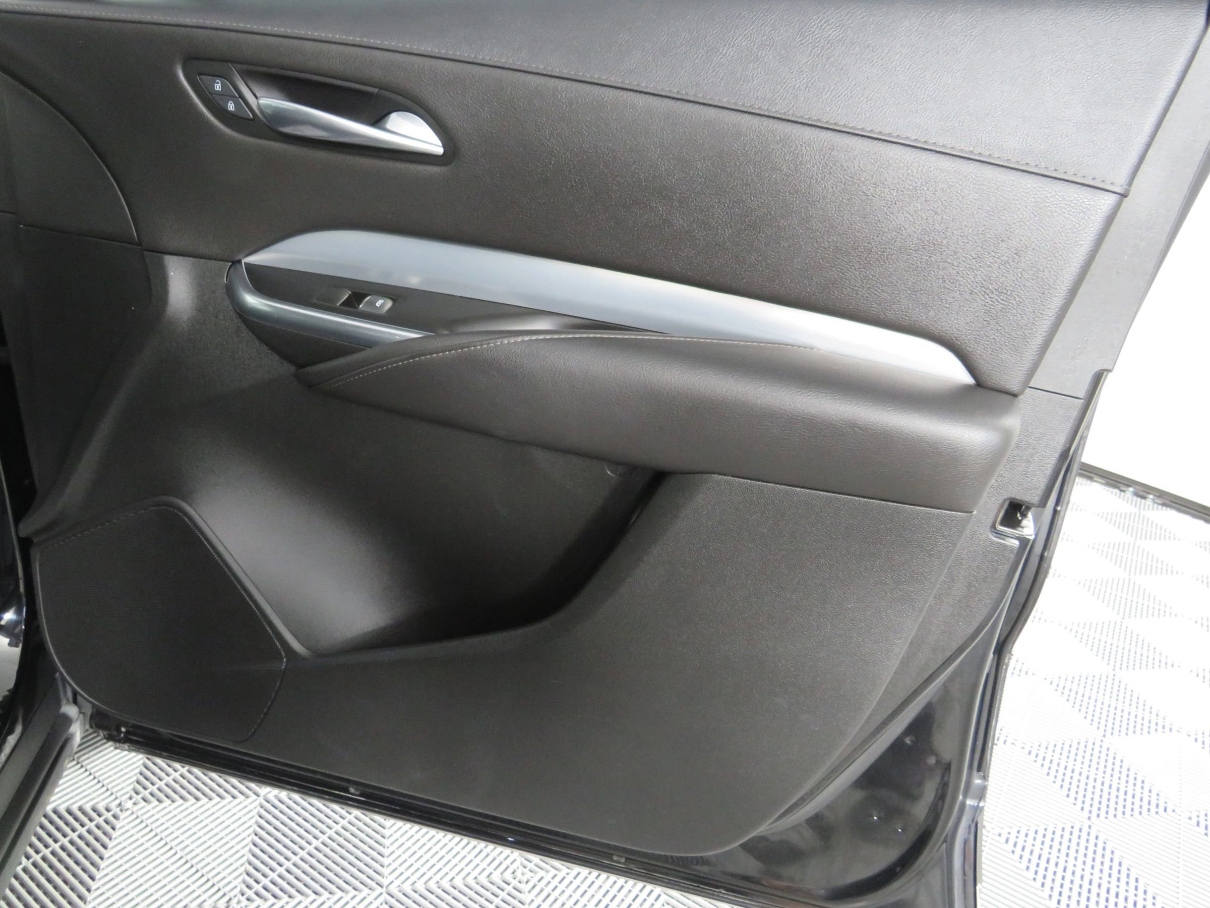 Used 2020 Cadillac XT4 Premium Luxury image 46