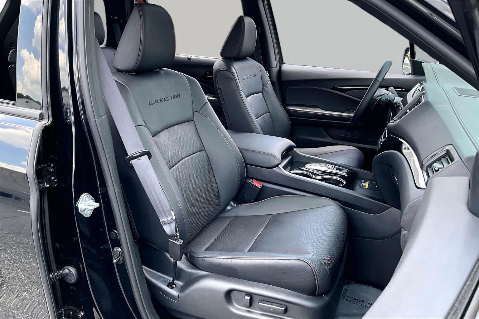 Used 2024 Honda Passport Black Edition image 9