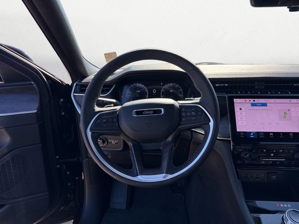 Used 2025 Jeep Grand Cherokee L Limited w/ Luxury Tech Group II image 12