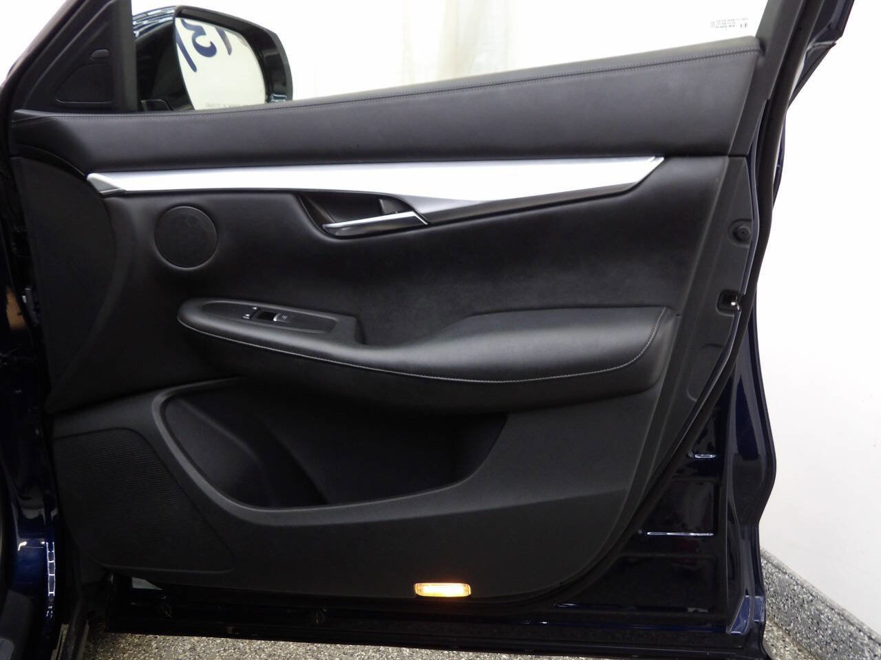 Used 2019 INFINITI QX50 Essential w/ Premium Heat Package image 18