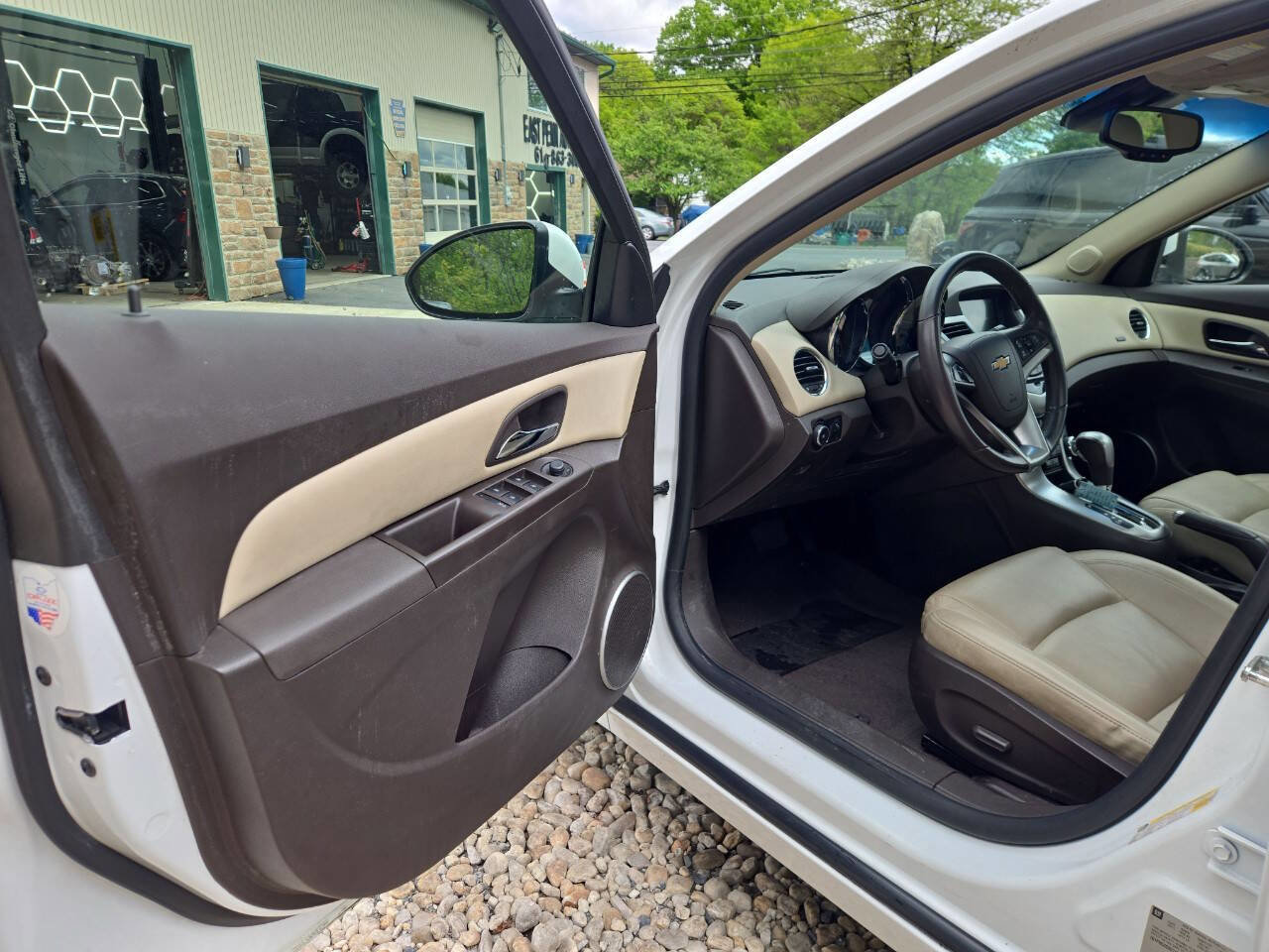 Used 2012 Chevrolet Cruze LTZ FWD image 15