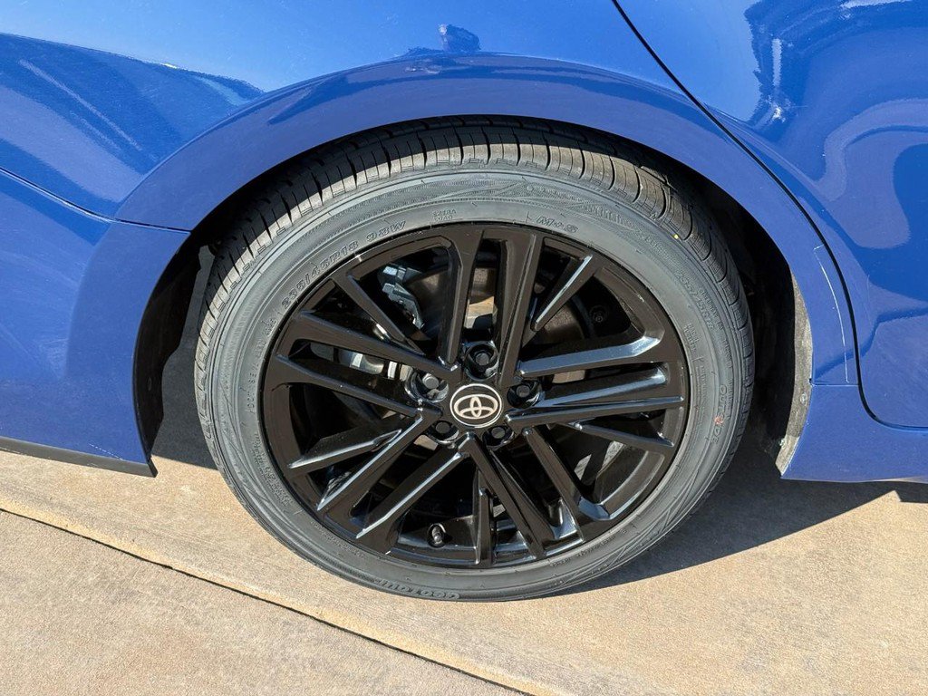 Certified 2025 Toyota Camry SE FWD image 6