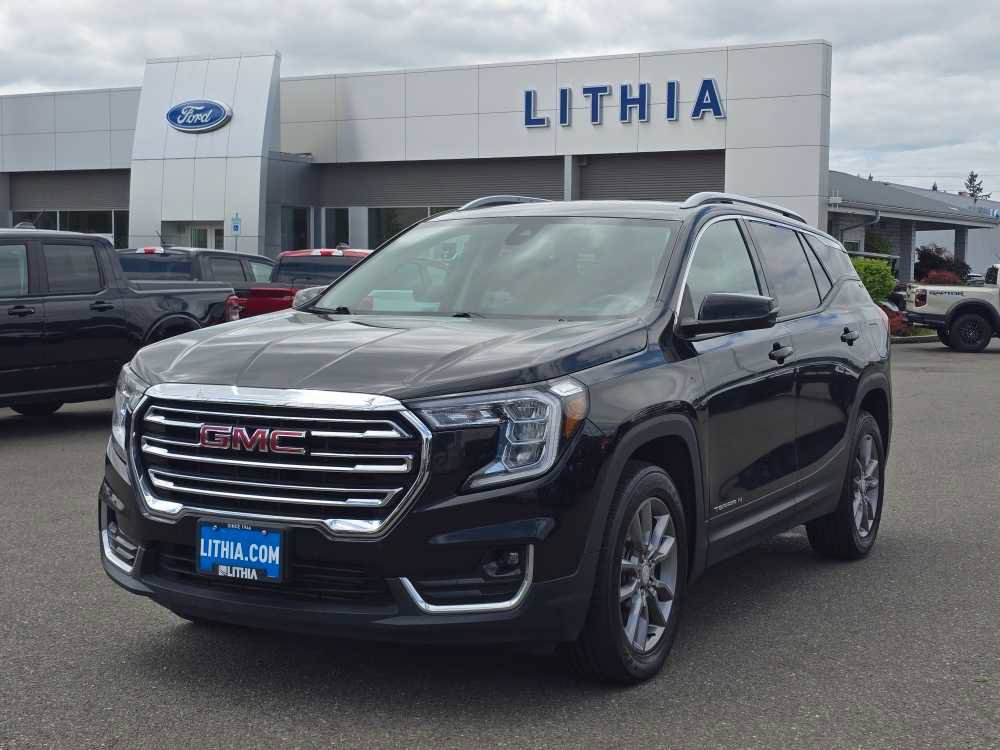 Used 2022 GMC Terrain SLT image 1