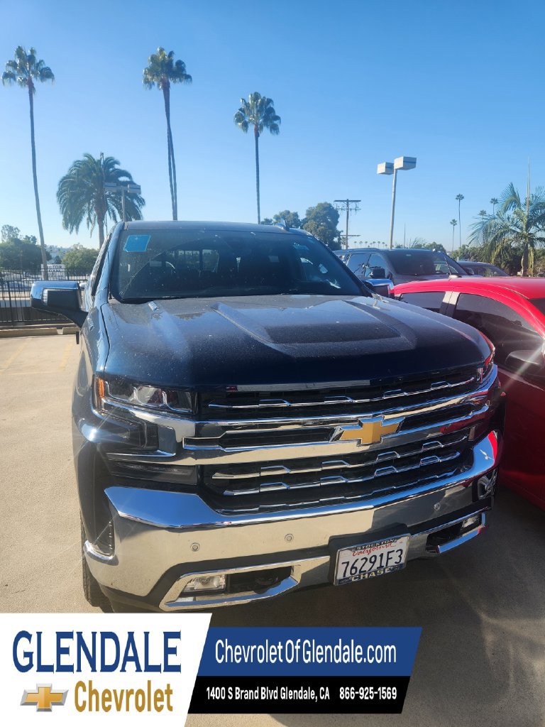 Used 2021 Chevrolet Silverado 1500 LTZ w/ Technology Package AWD/4WD image 3