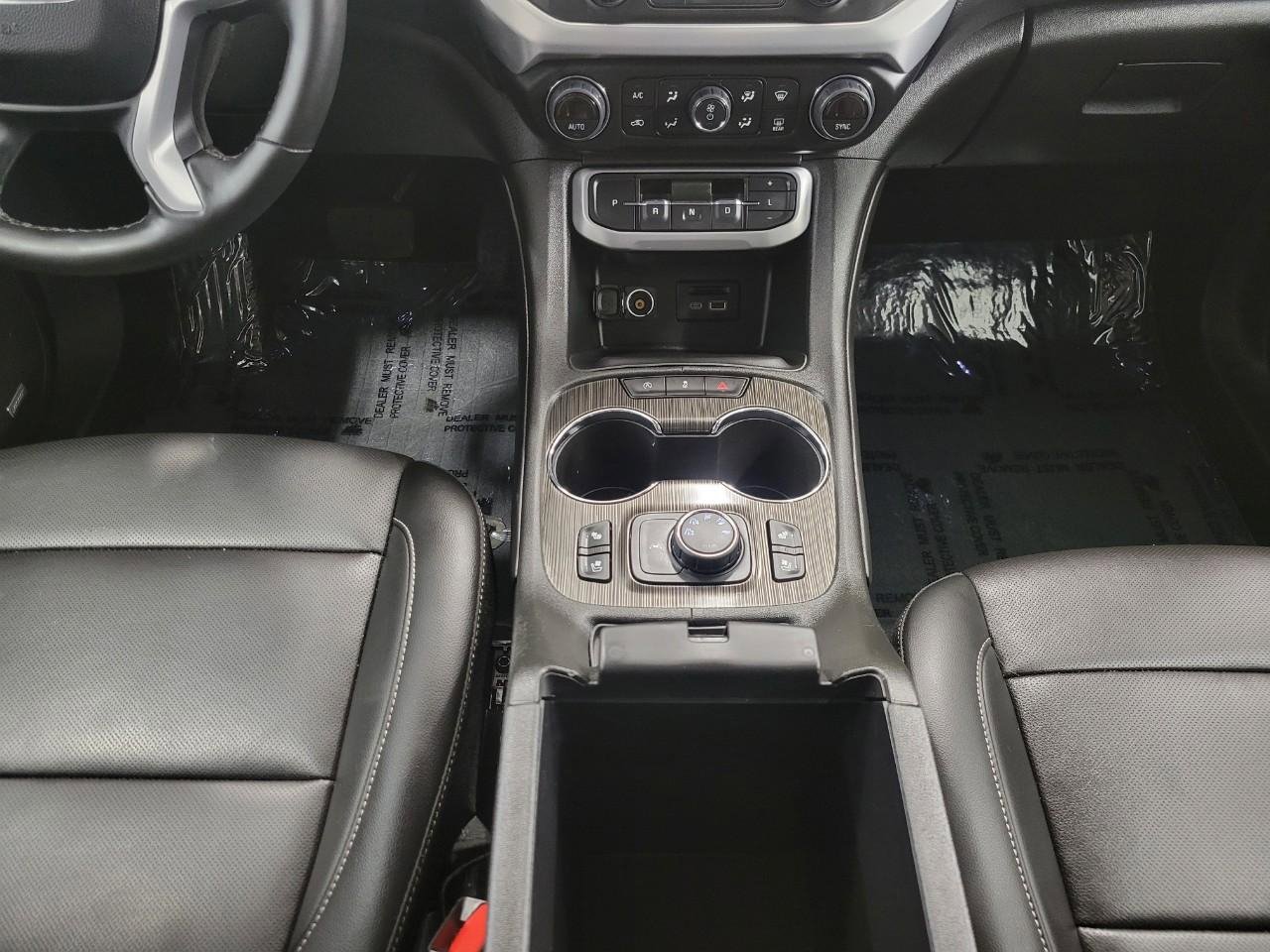 Used 2023 GMC Acadia SLT w/ Elevation Edition image 17