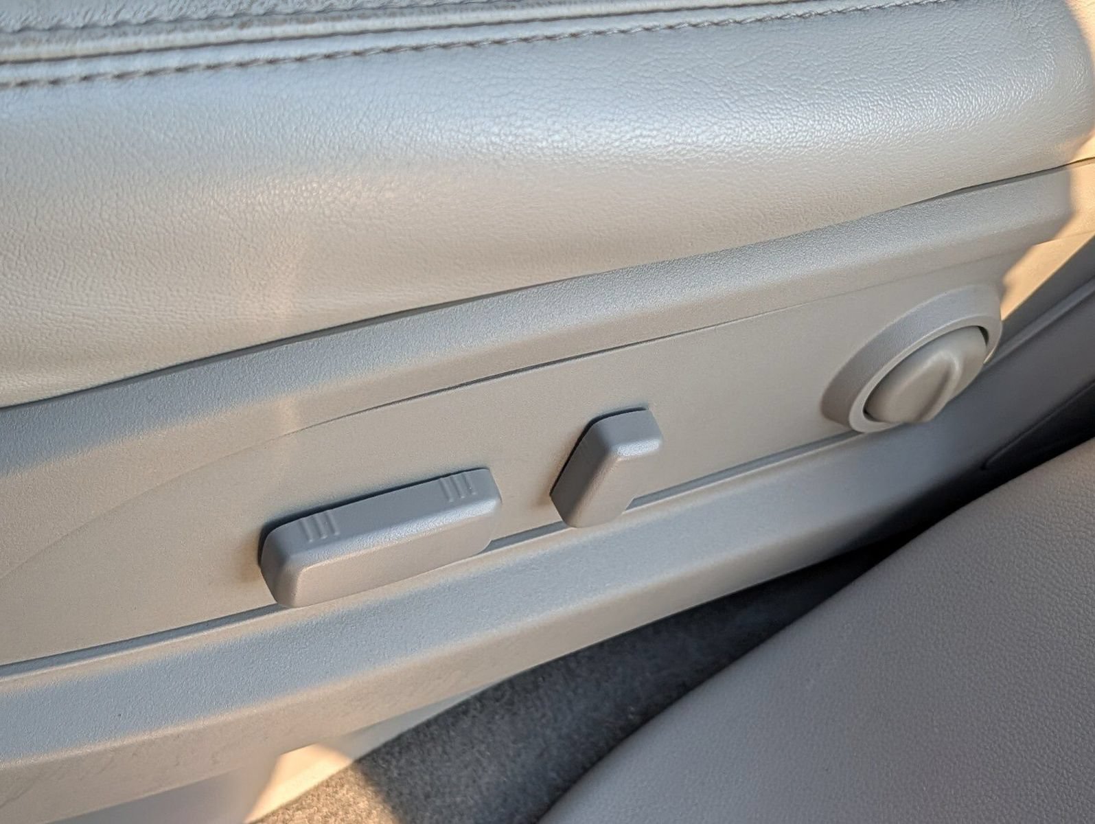 Used 2016 Buick Enclave Leather FWD image 17