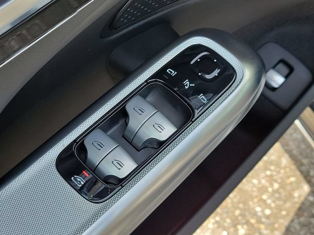 Used 2025 Mercedes-Benz E 350 Sedan w/ Winter Package image 20