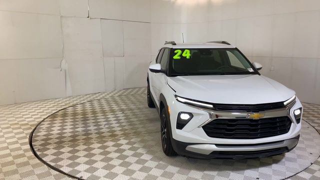 Used 2024 Chevrolet TrailBlazer LT w/ LT Cold Weather Package FWD image 5