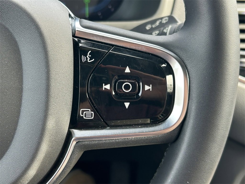 Used 2024 Volvo XC90 B6 Ultimate w/ Lounge Package image 43