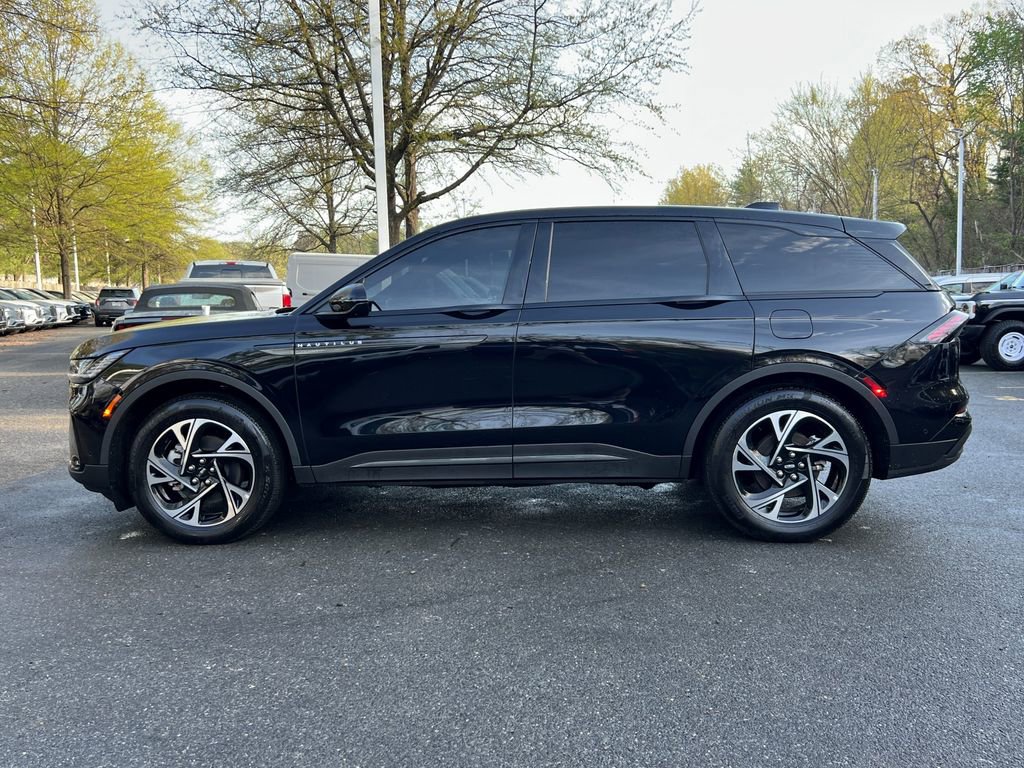 Used 2024 Lincoln Nautilus Premier w/ Equipment Group 102A image 4