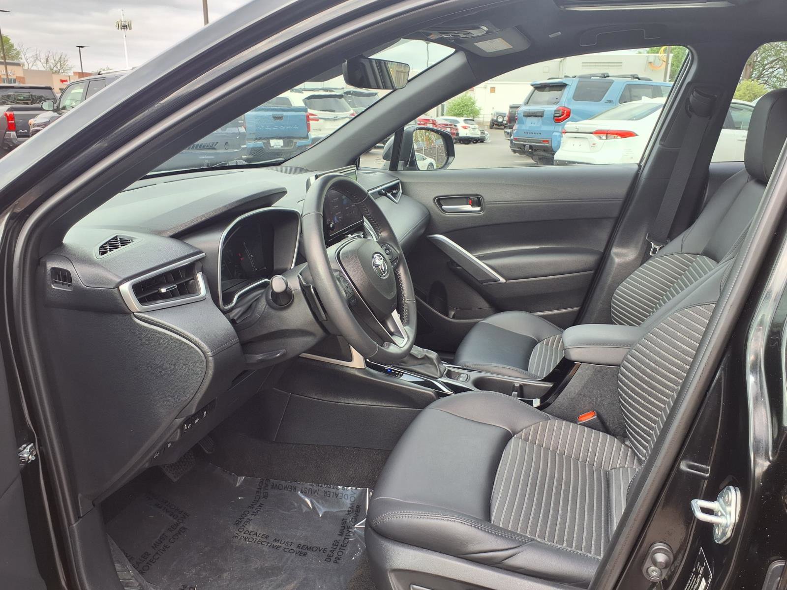 Used 2023 Toyota Corolla Cross XSE w/ Convenience Package AWD/4WD image 22