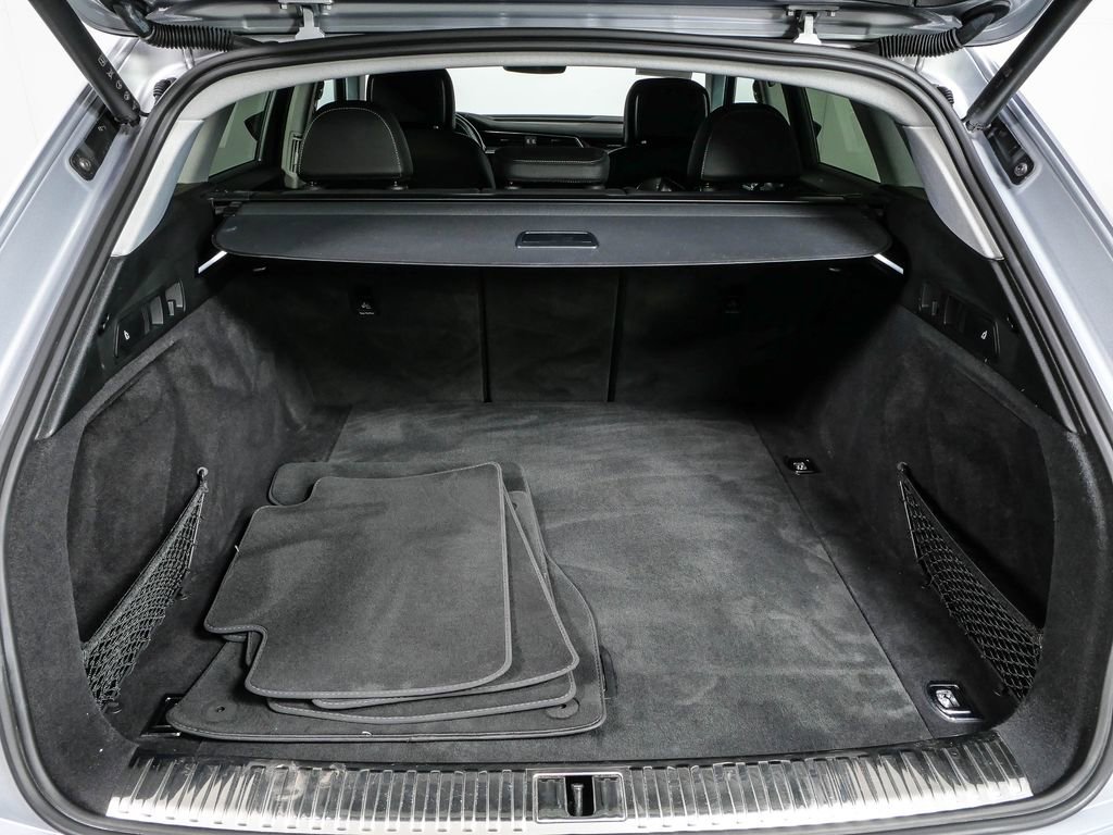 Certified 2022 Audi e-tron Premium AWD/4WD image 31