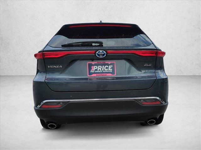 Certified 2024 Toyota Venza XLE AWD/4WD image 7