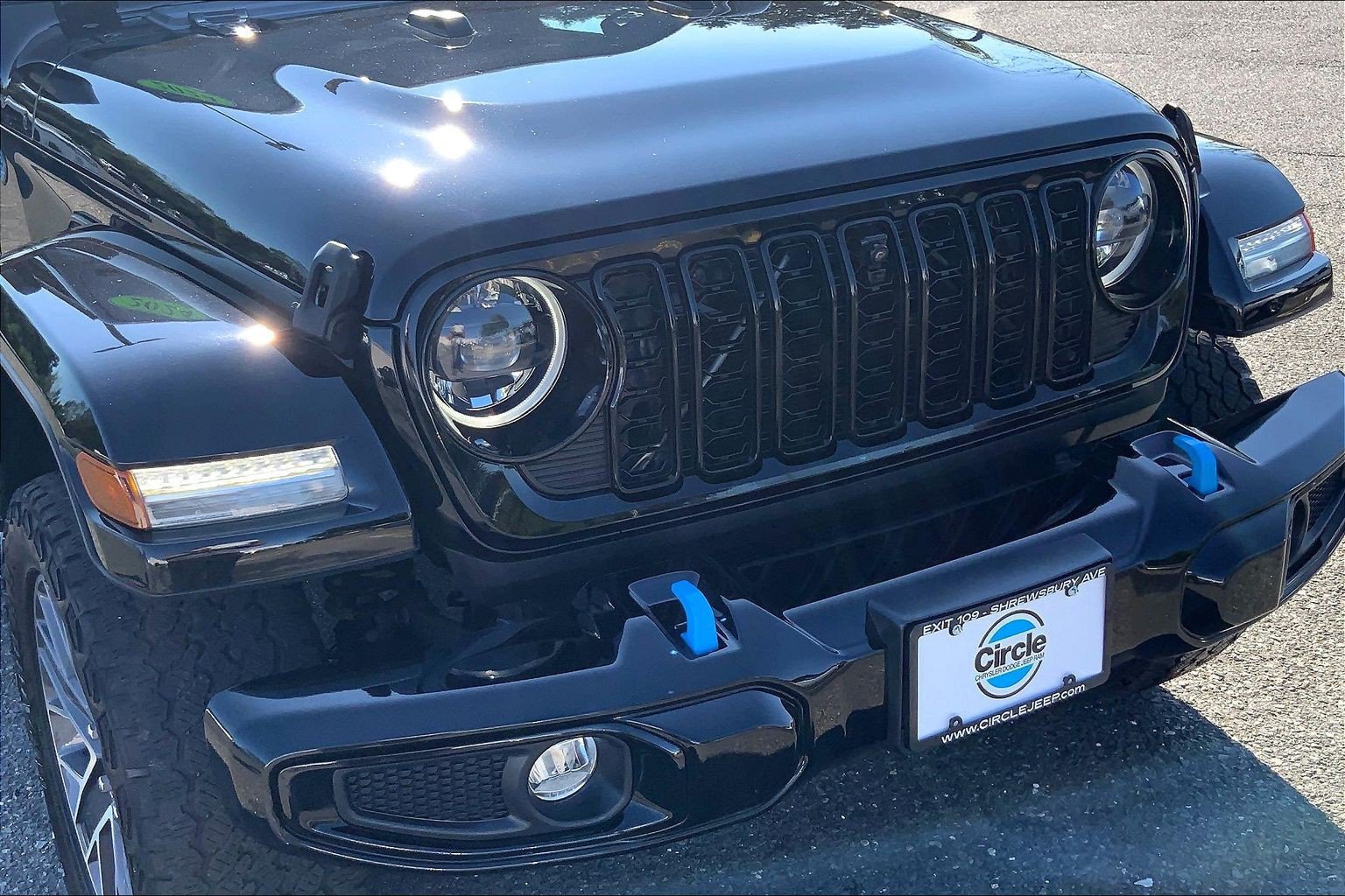 Used 2024 Jeep Wrangler High Altitude AWD/4WD image 29