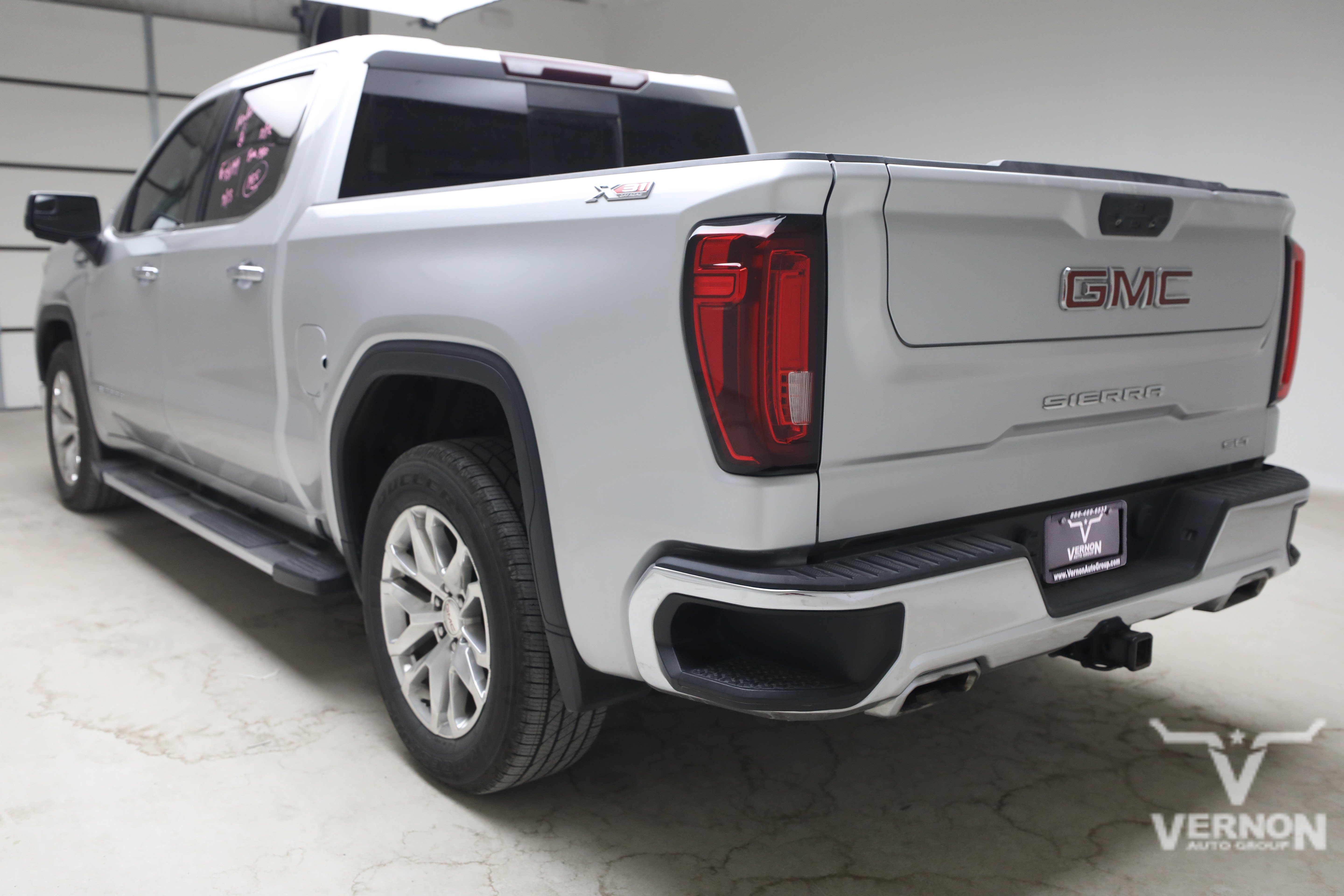 Used 2021 GMC Sierra 1500 SLT AWD/4WD image 2