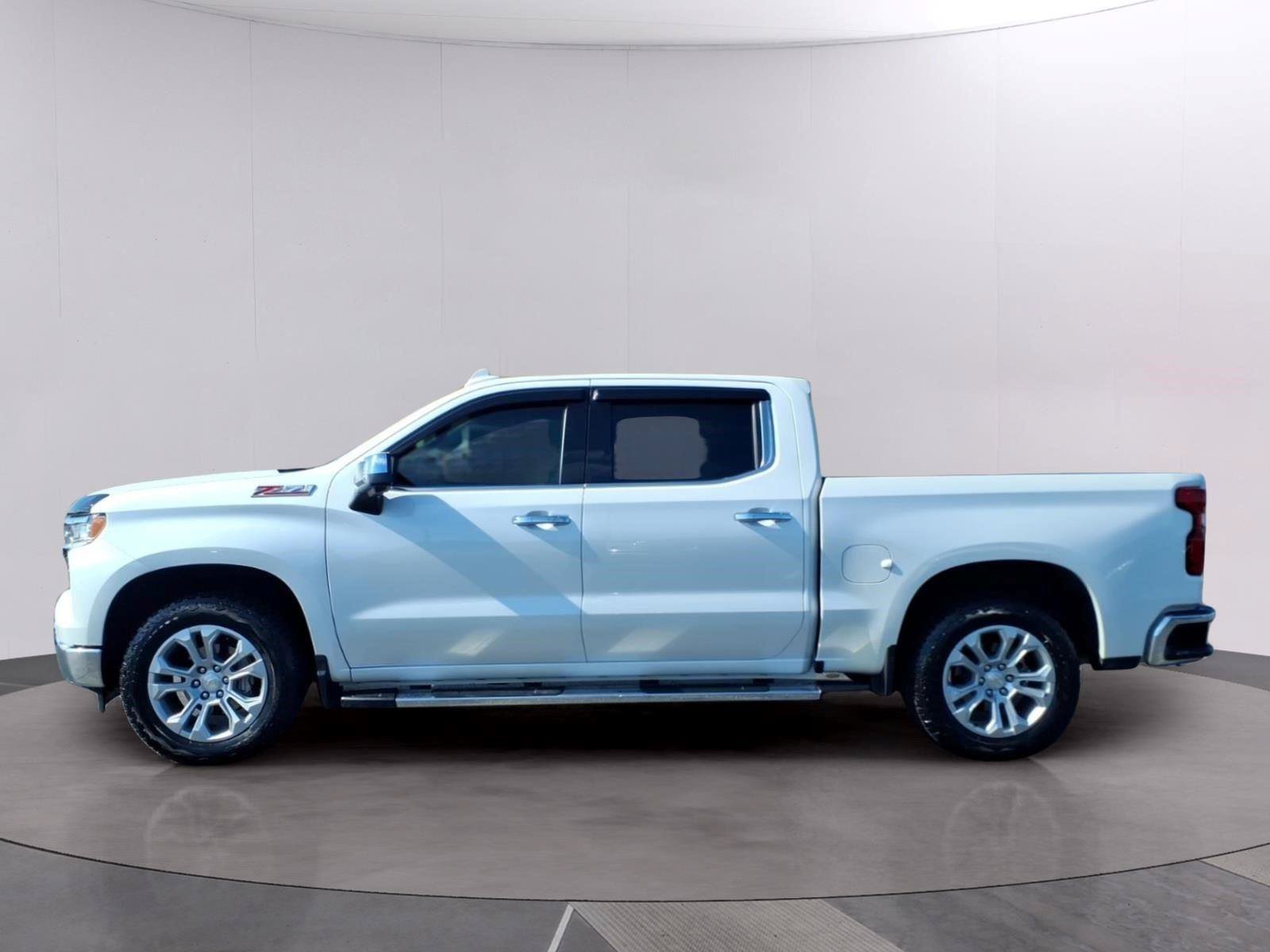 Used 2024 Chevrolet Silverado 1500 LTZ w/ LTZ Convenience Package II AWD/4WD image 2