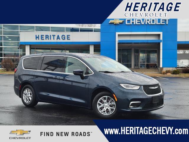 Used 2023 Chrysler Pacifica Touring-L