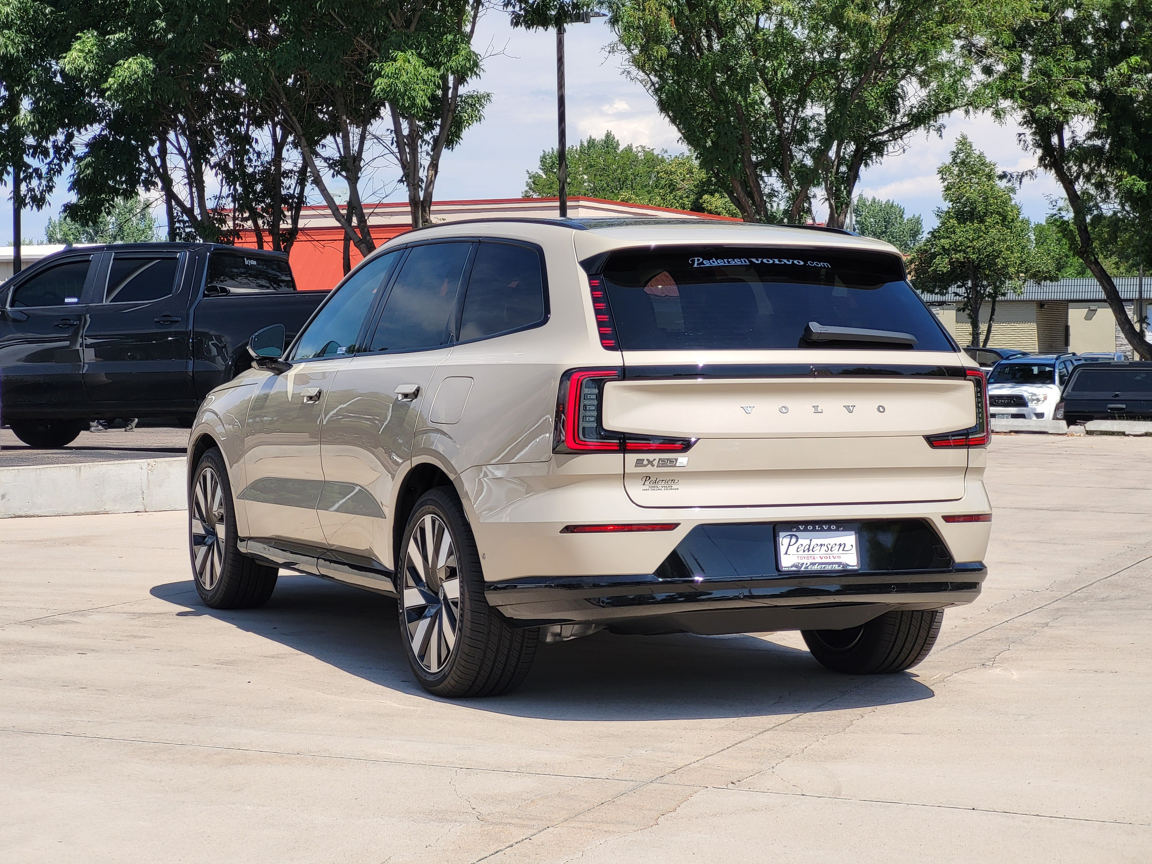 New 2026 Volvo EX90 Ultra AWD/4WD image 4