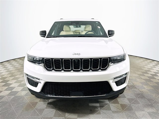Used 2025 Jeep Grand Cherokee Limited w/ Luxury Tech Group II image 8