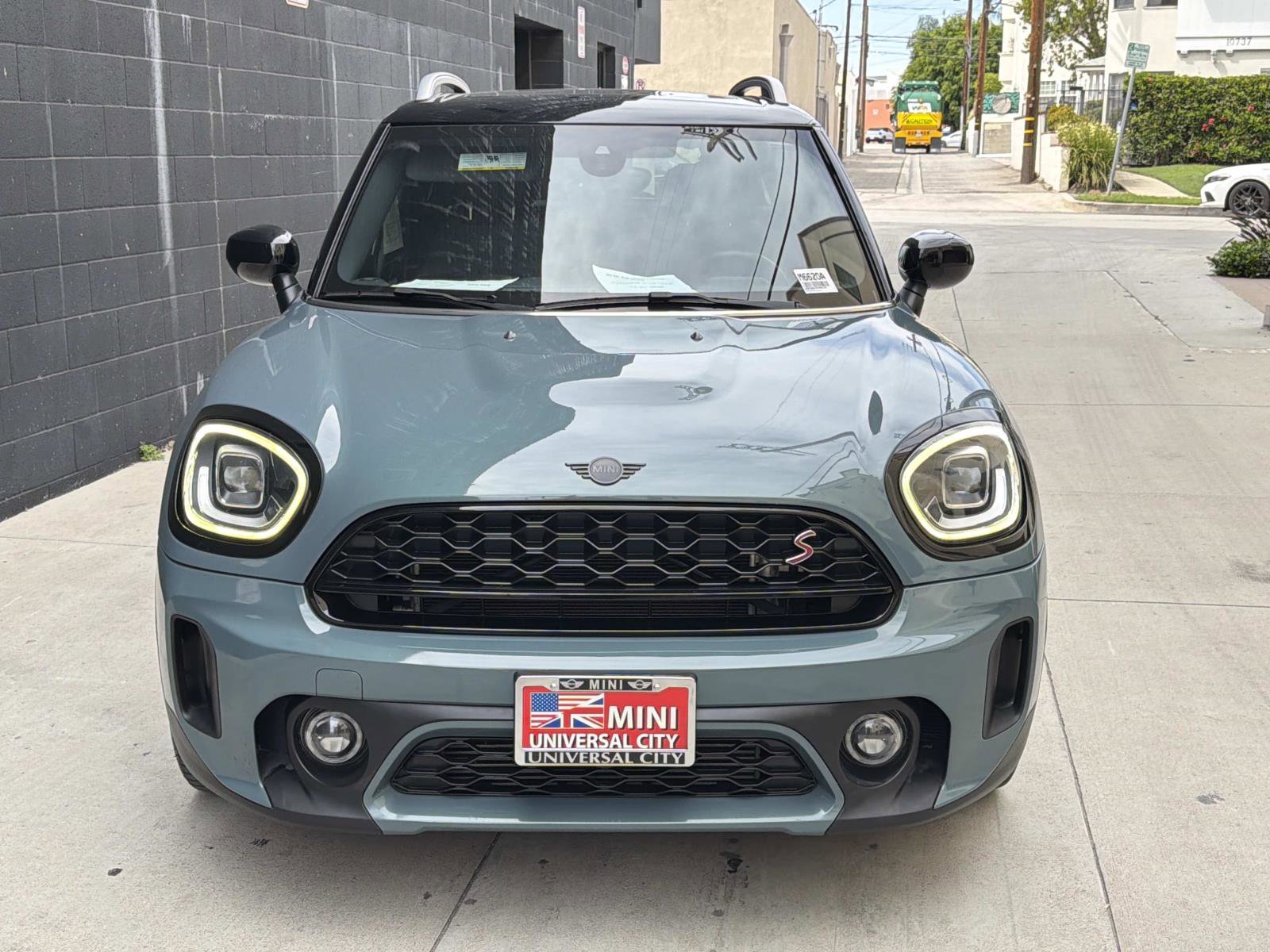 Used 2022 MINI Cooper Countryman S w/ Premium Package image 2