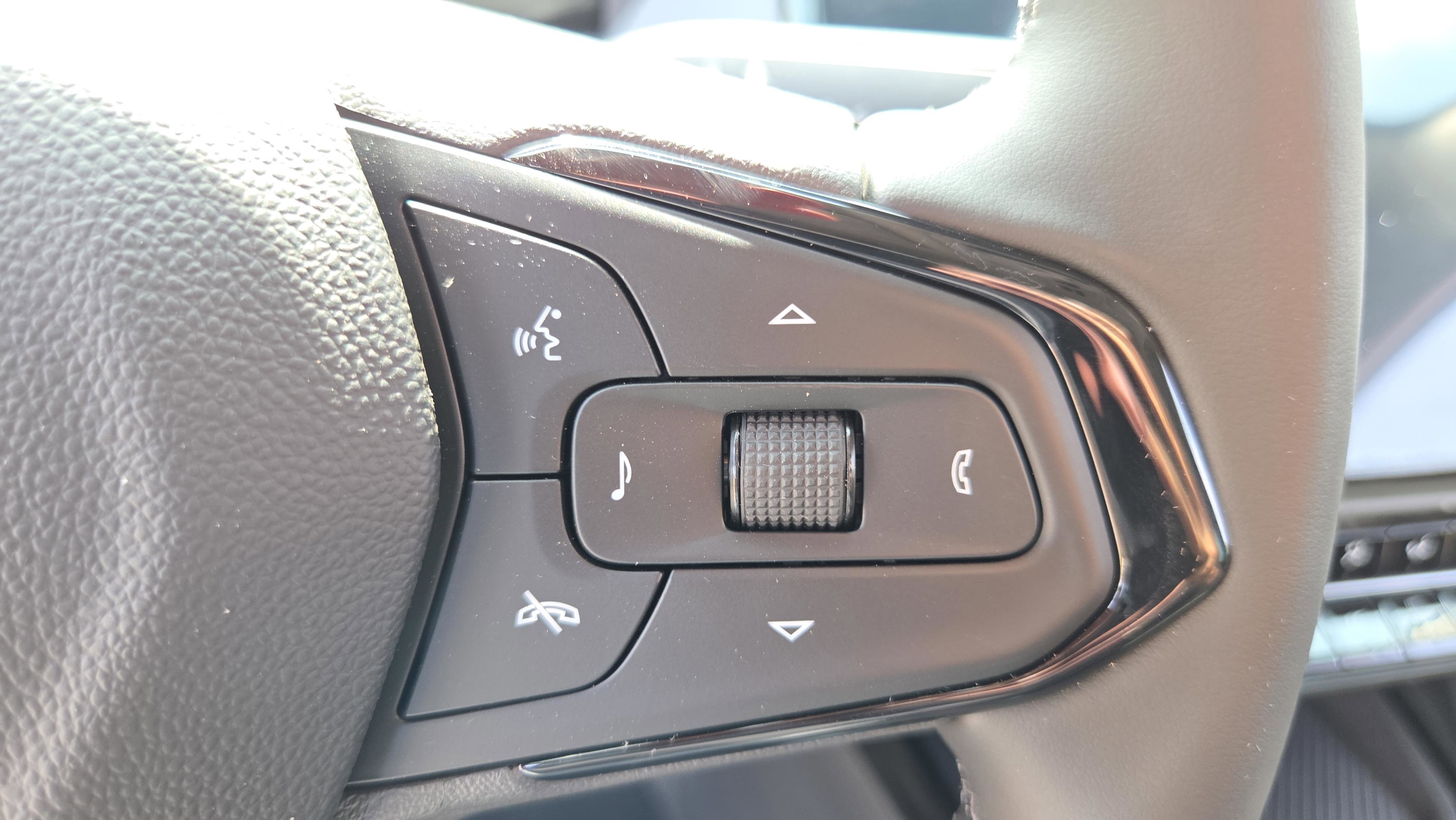 New 2027 Chevrolet Bolt RS w/ Technology Package FWD image 25