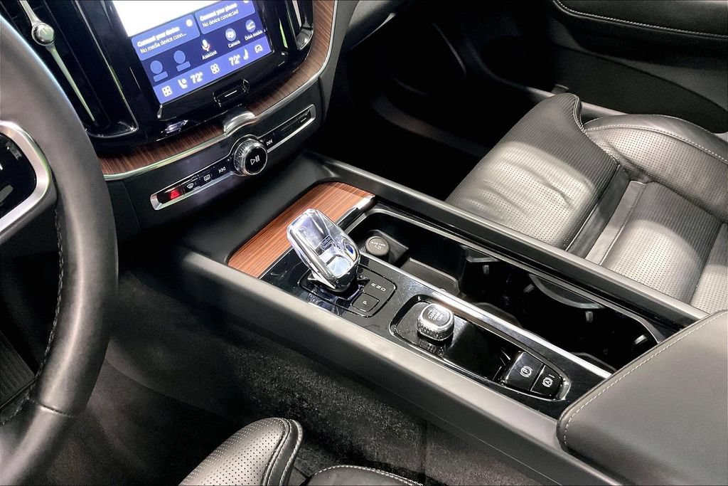 Certified 2023 Volvo XC60 B5 Ultimate w/ Climate Package AWD/4WD image 19