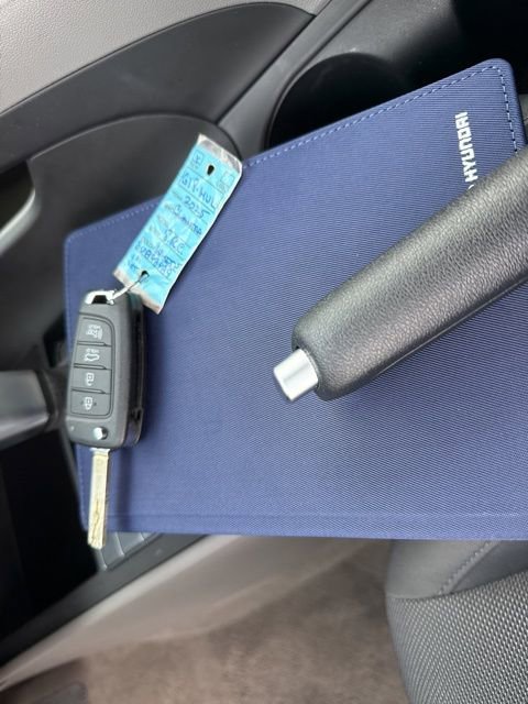 Certified 2025 Hyundai Elantra SE image 40