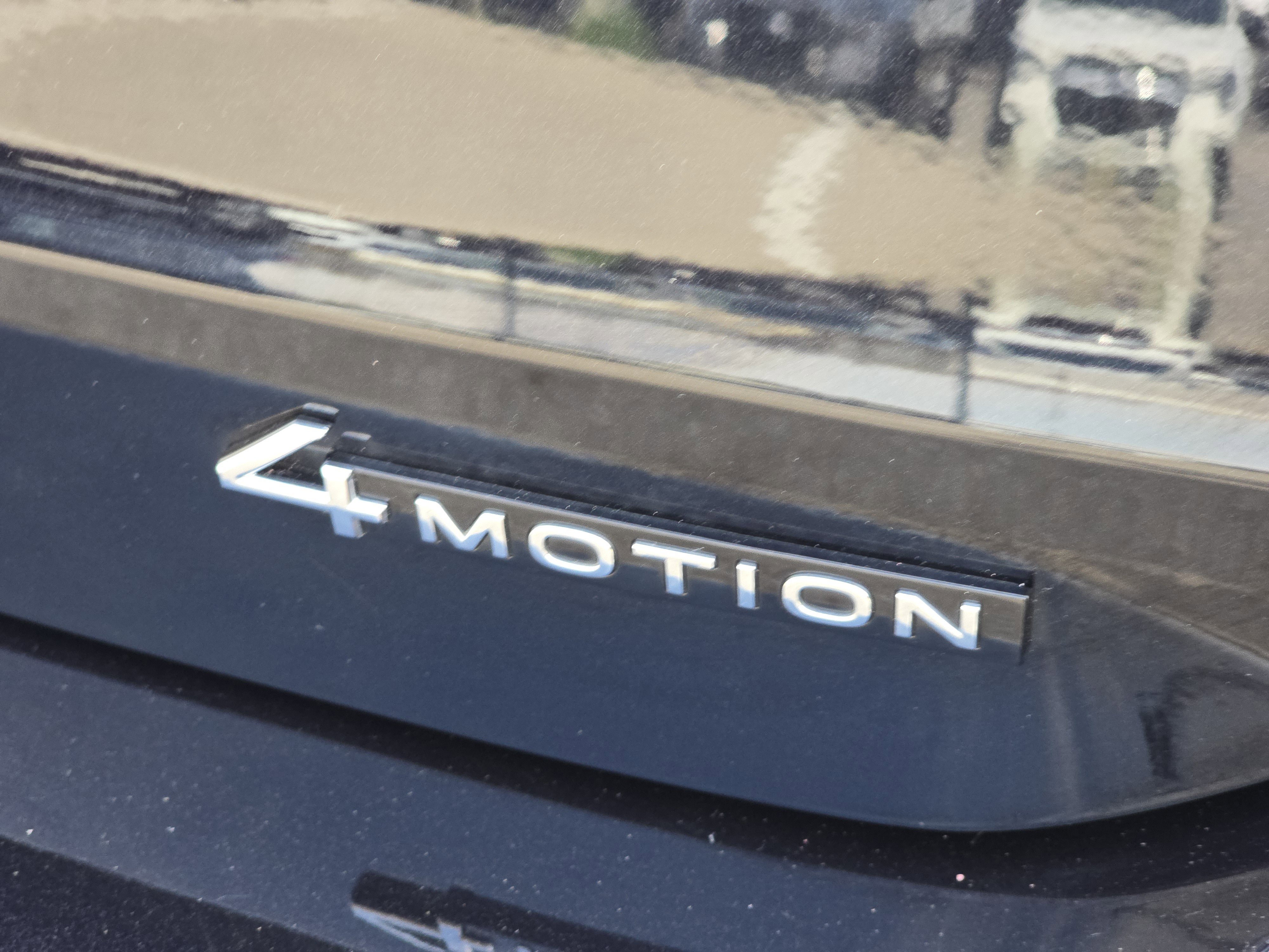 Certified 2023 Volkswagen Taos SE w/ Panoramic Sunroof Package image 16