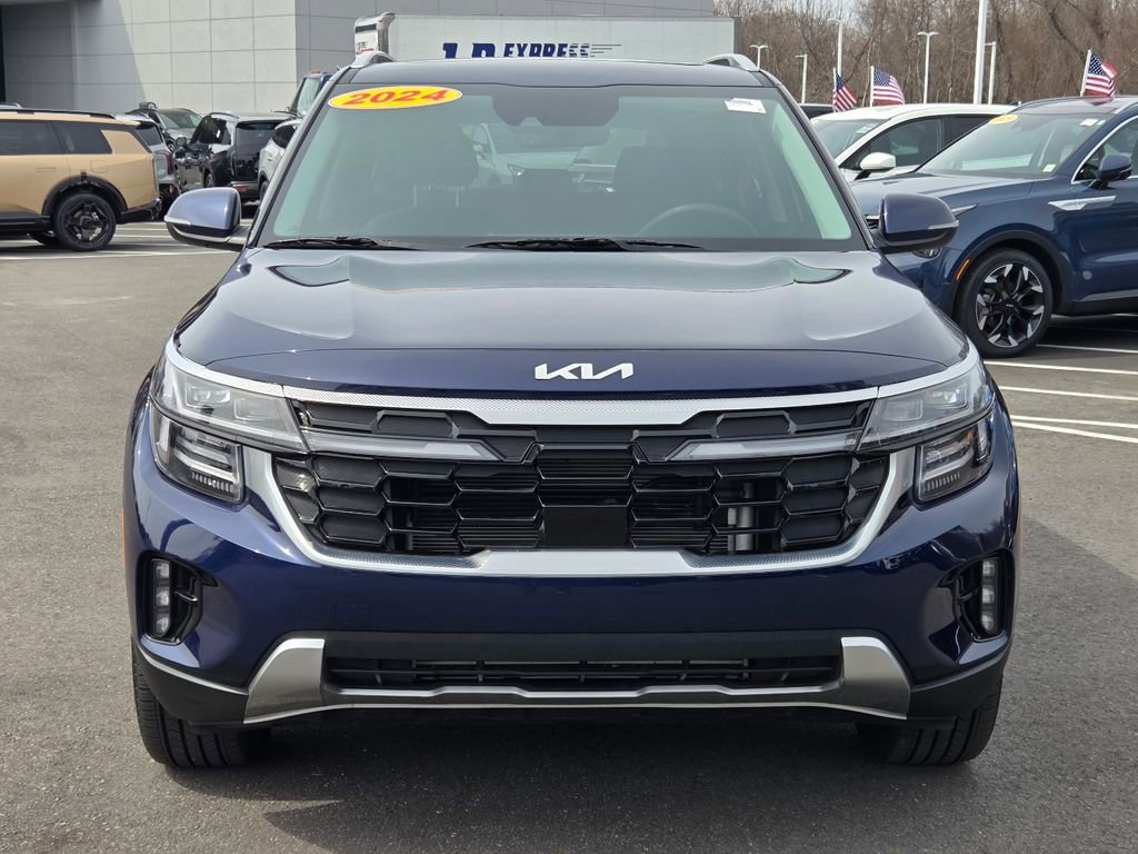 Used 2024 Kia Seltos SX w/ SX Sunroof Package AWD/4WD image 2