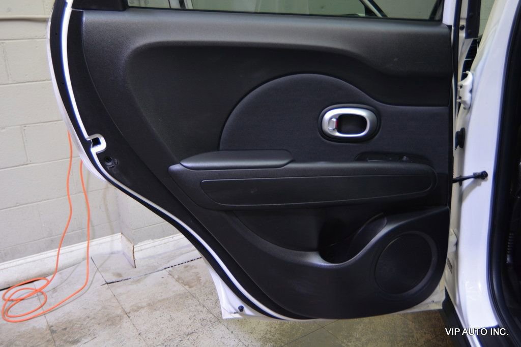 Used 2014 Kia Soul FWD image 9