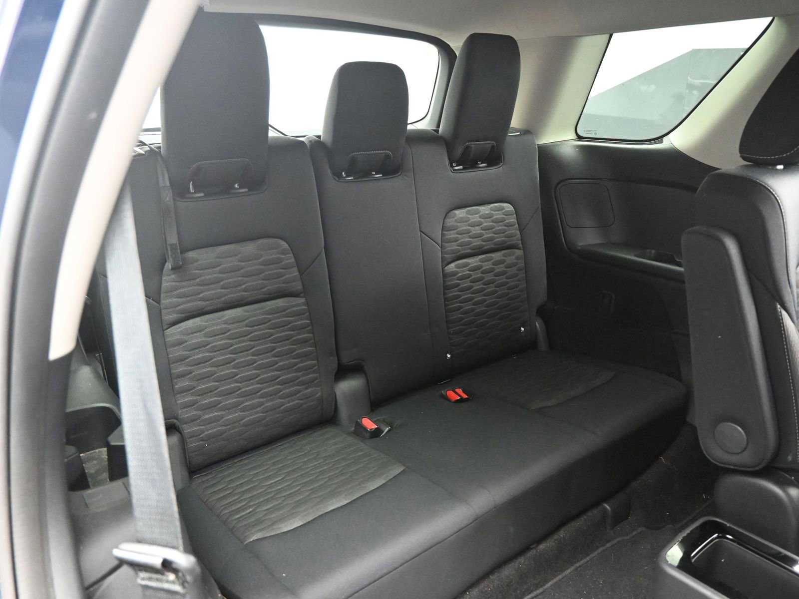 Used 2023 Nissan Pathfinder SV w/ SV Premium Package image 14