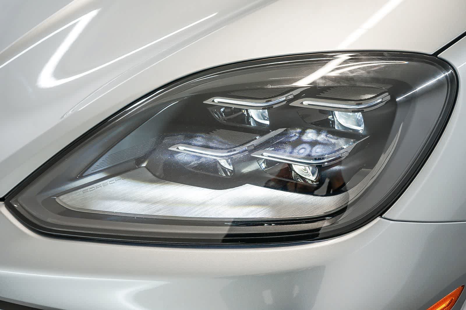 New 2026 Porsche Cayenne Coupe AWD/4WD image 15