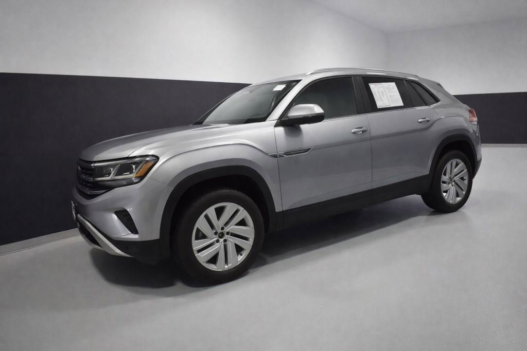 Used 2023 Volkswagen Atlas Cross Sport SE image 2