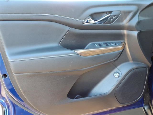 Used 2023 GMC Acadia SLE image 13