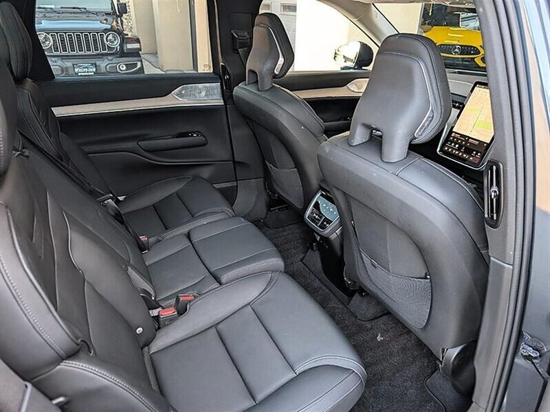 Used 2025 Volvo EX90 Ultra AWD/4WD image 30