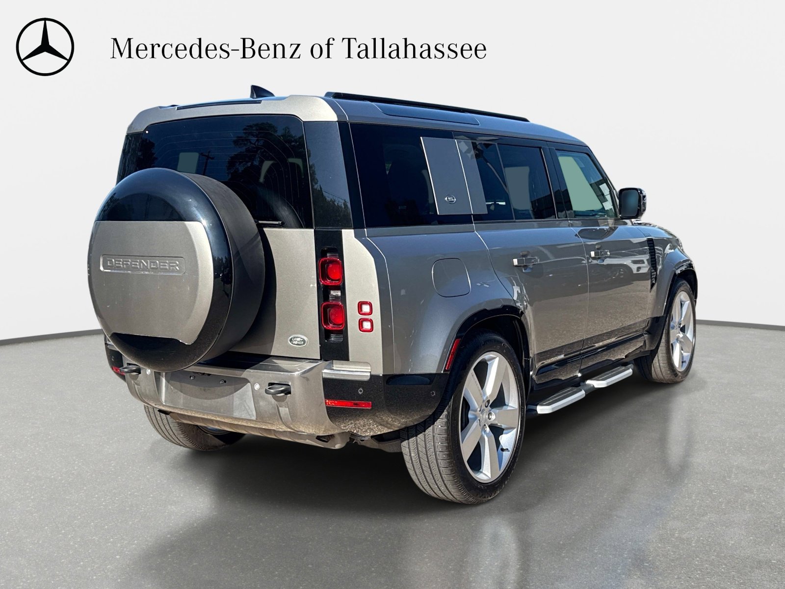 Used 2023 Land Rover Defender 110 S AWD/4WD image 6