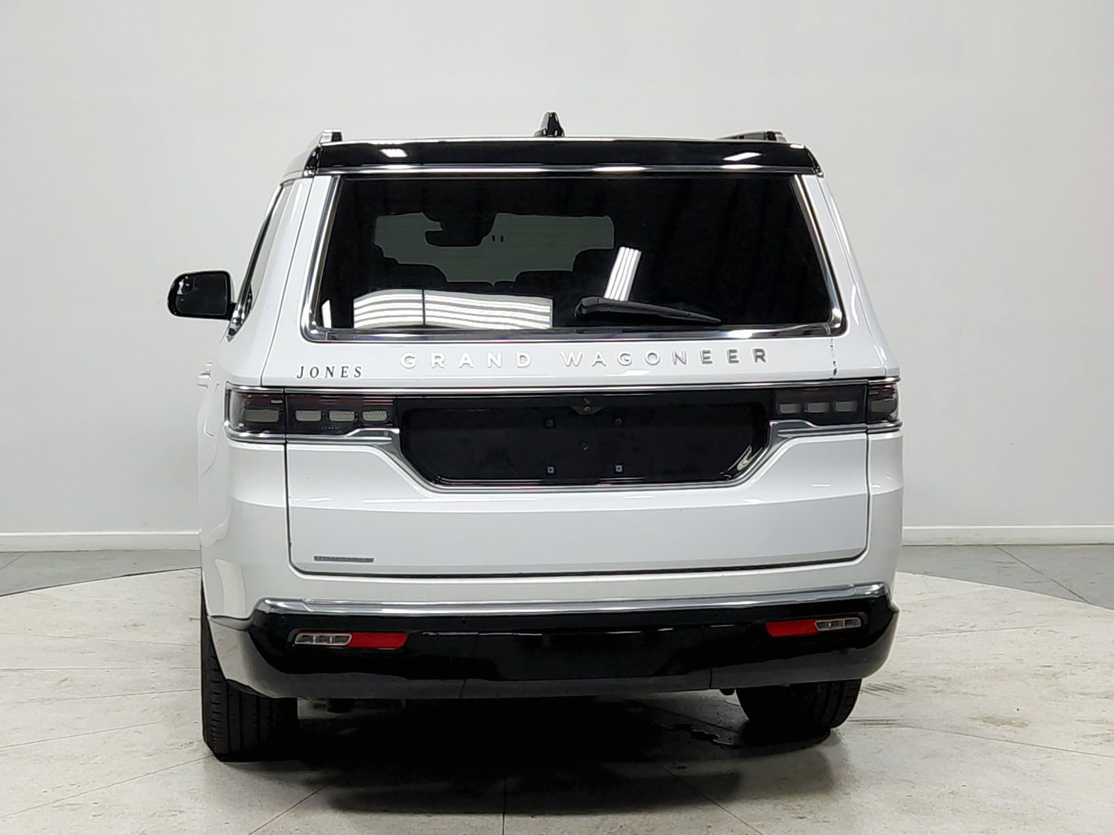 Used 2023 Jeep Grand Wagoneer 4WD image 6
