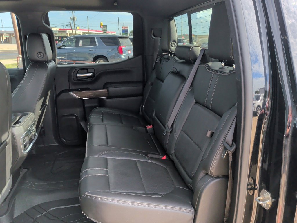 Used 2019 Chevrolet Silverado 1500 High Country w/ Technology Package AWD/4WD image 39